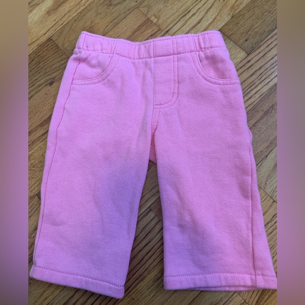 Cute Carhartt Baby sweatpants, size 6 months Great condition